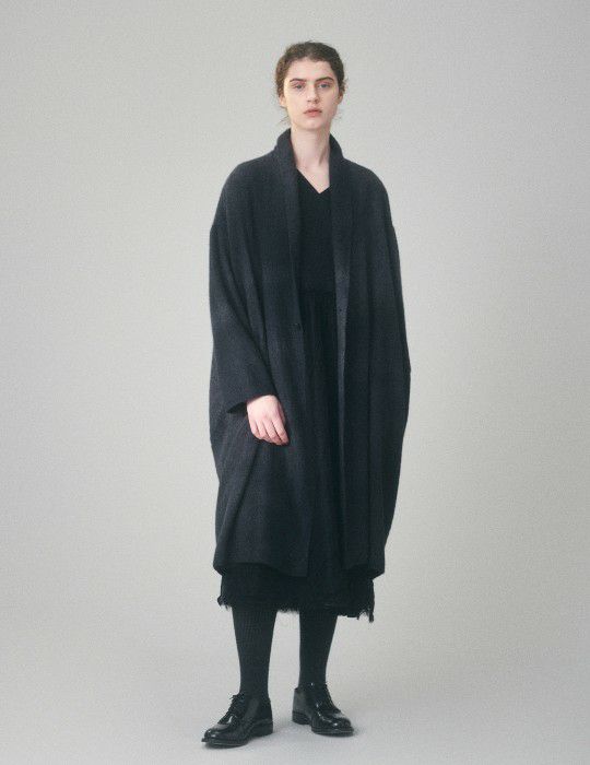 90 クロ：モデル 173cm