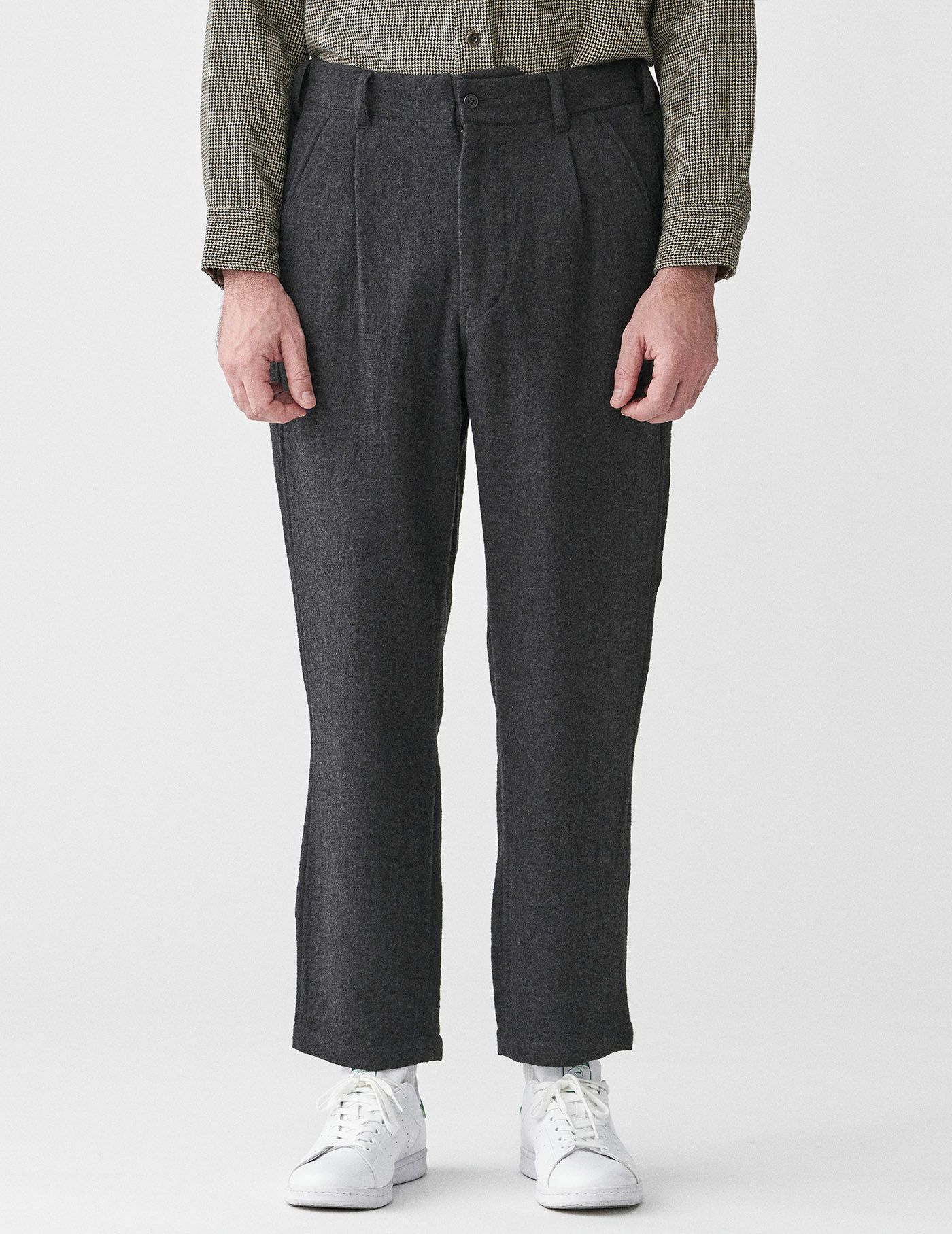 53 チャコール　Msize：モデル184cm