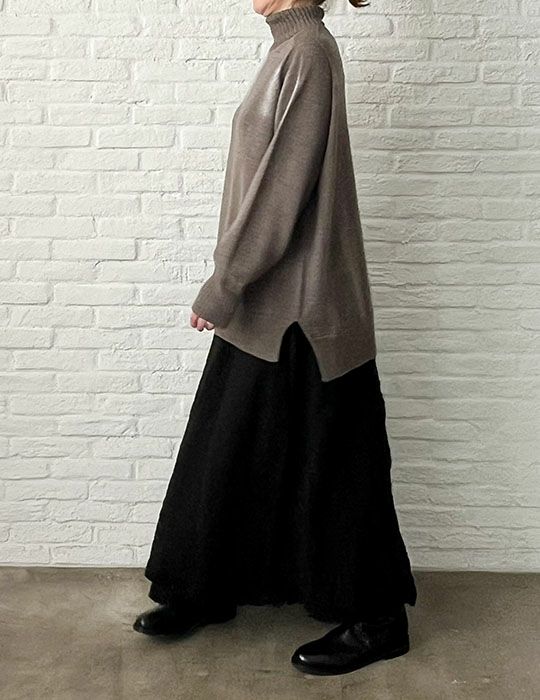 67 グレージュ