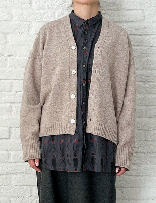 64 ベージュ