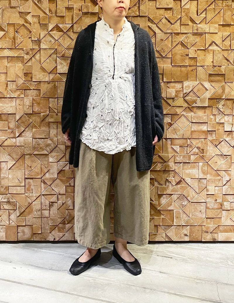 02 オフホワイト/36size：スタッフ165㎝