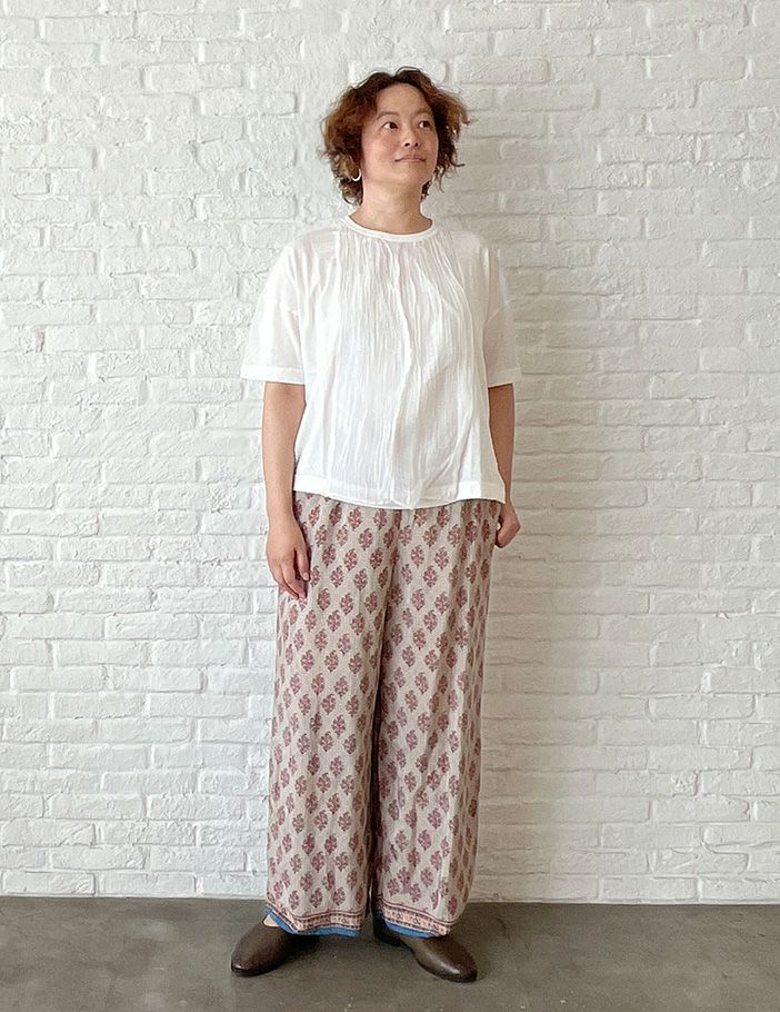 01 ホワイト：スタッフ 167cm