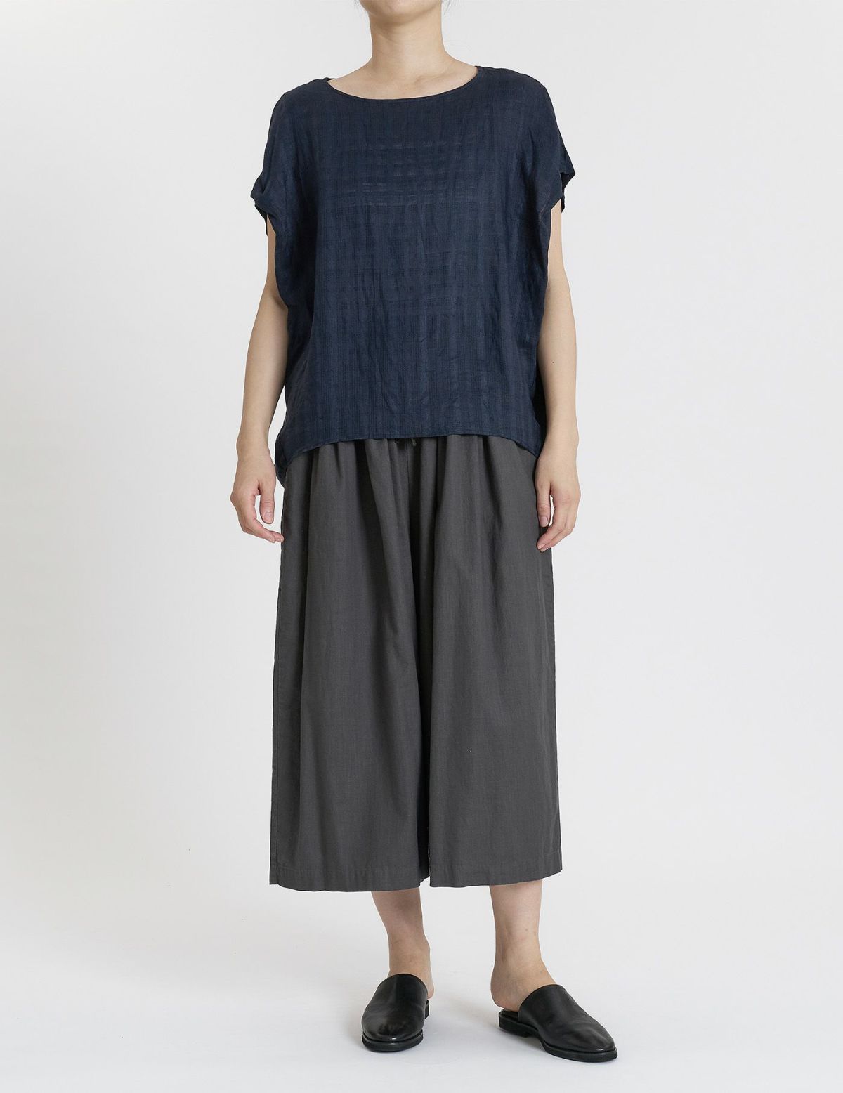 44 グレーカーキ