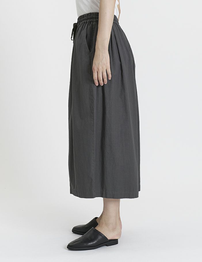 44 グレーカーキ