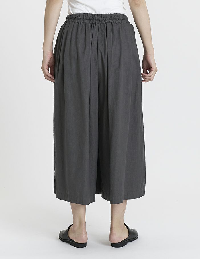 44 グレーカーキ