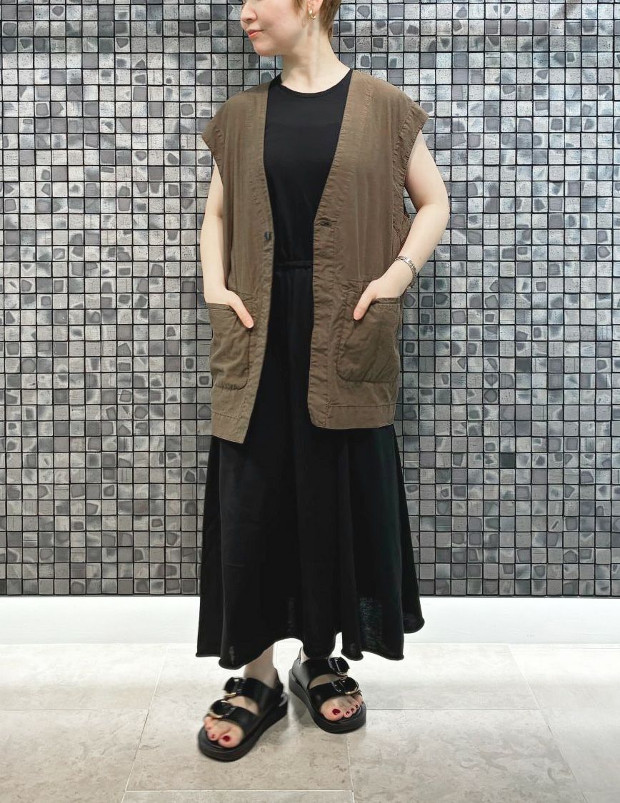 44 カーキ/36size：スタッフ157㎝