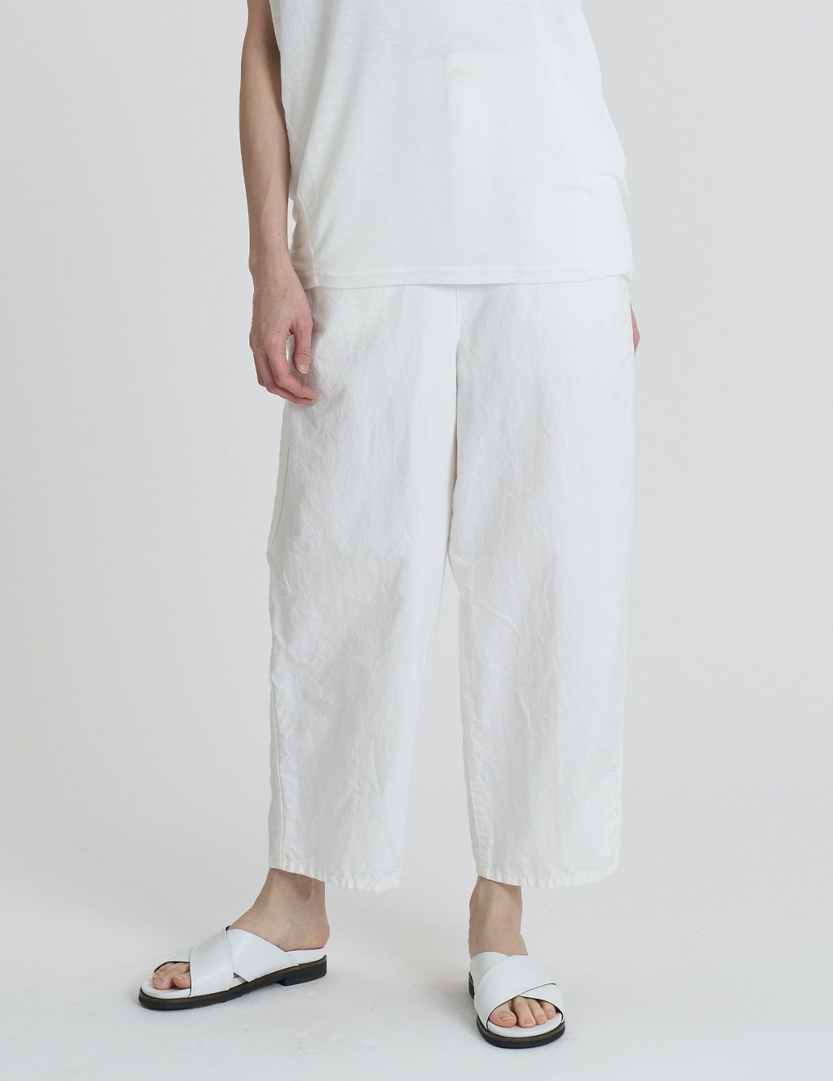 01 ホワイト/36size：モデル 169cm