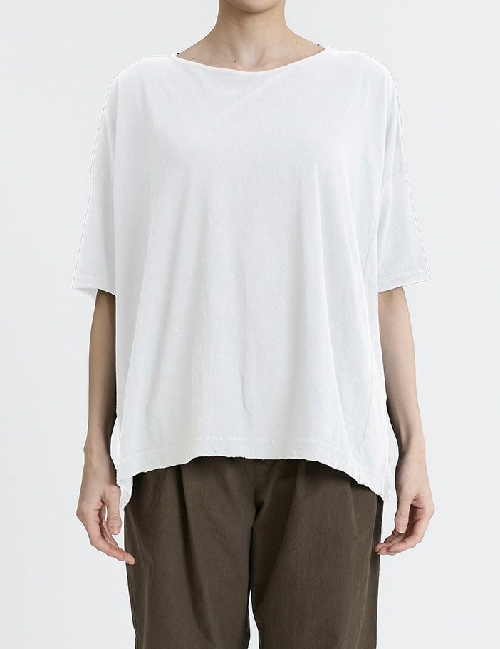 02 オフホワイト：モデル 169cm