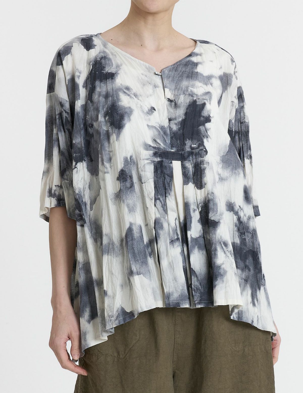 20 ネイビー：モデル 169cm