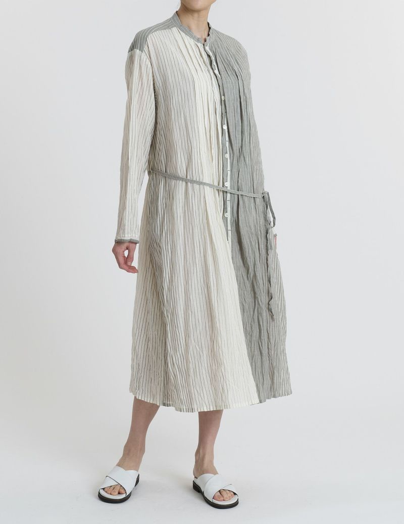 50 グレー：モデル 169cm