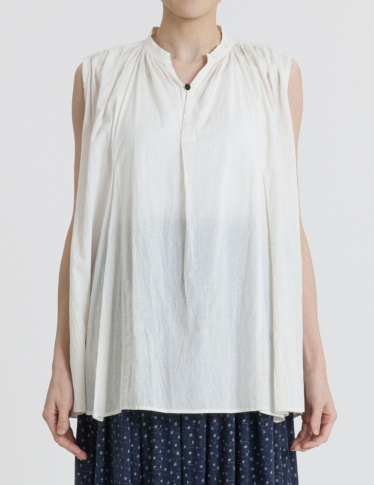 02 オフホワイト