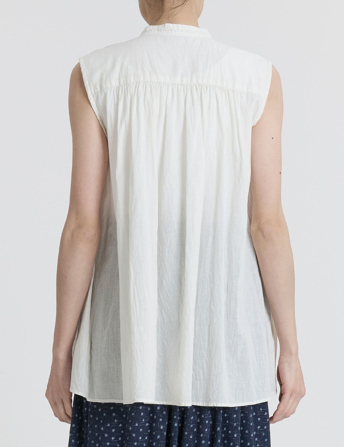 02 オフホワイト