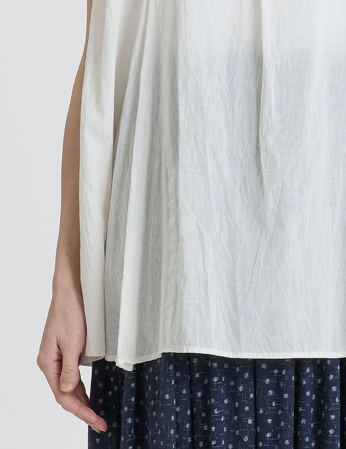 02 オフホワイト