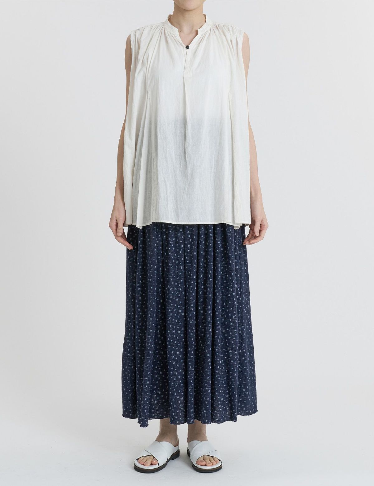 02 オフホワイト