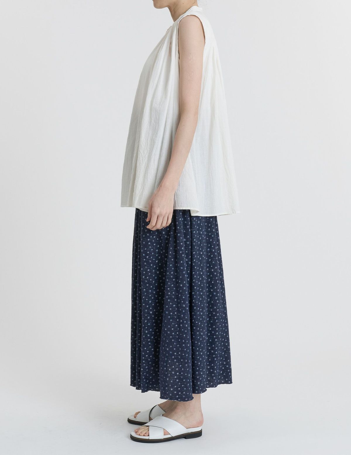 02 オフホワイト