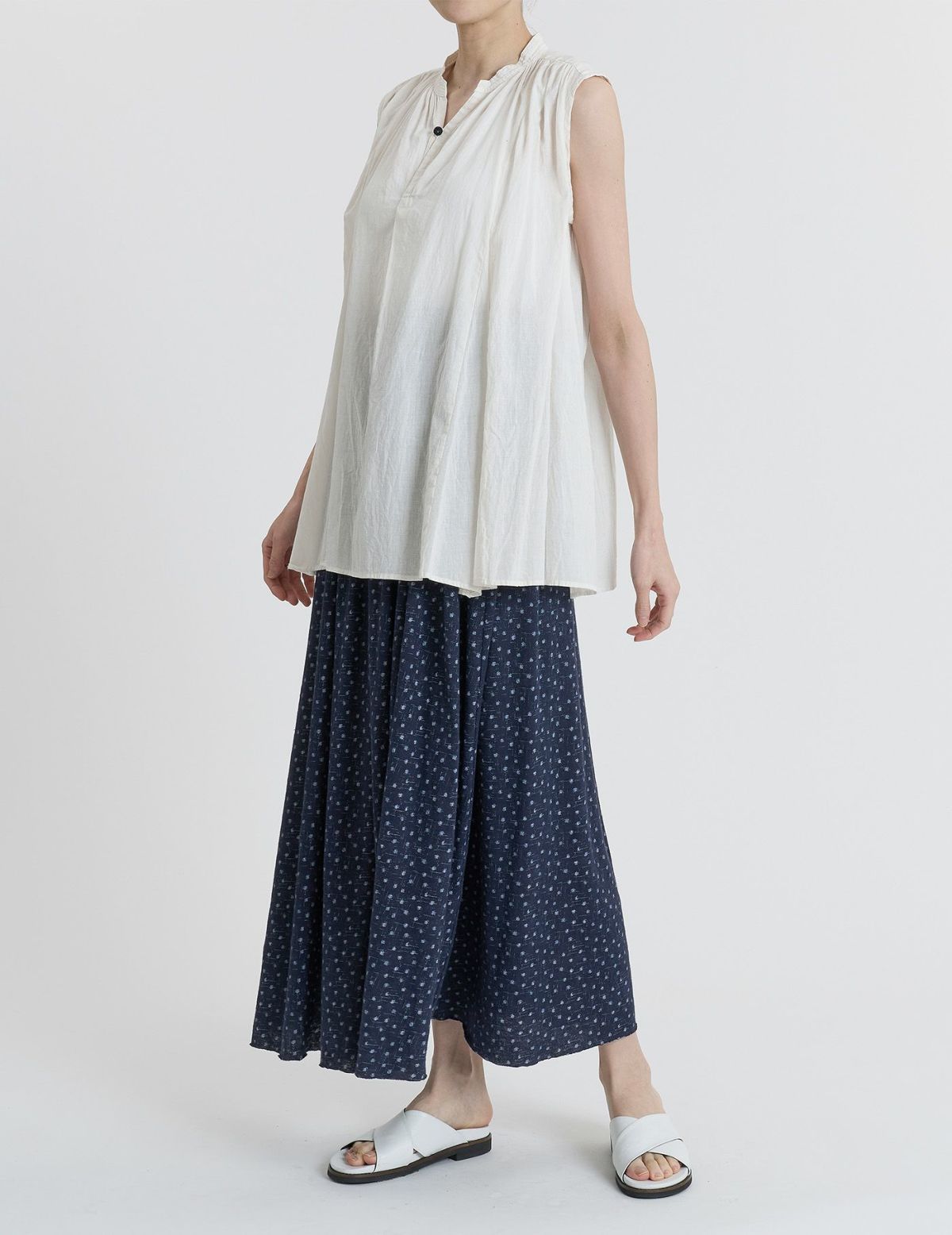 02 オフホワイト