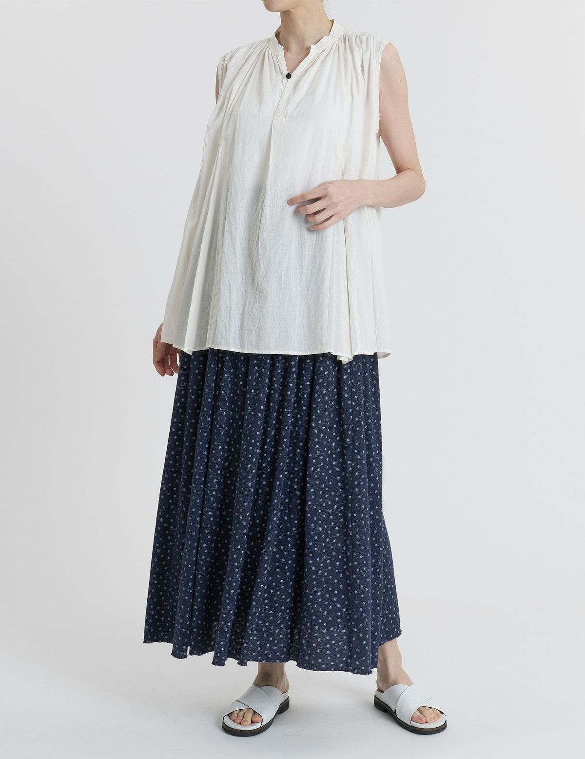 02 オフホワイト