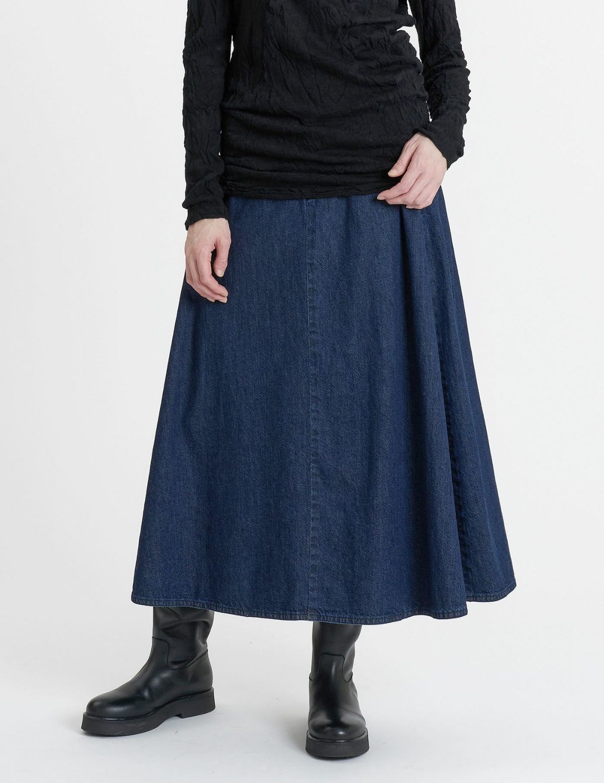 24 インディゴ/36size：モデル 169cm