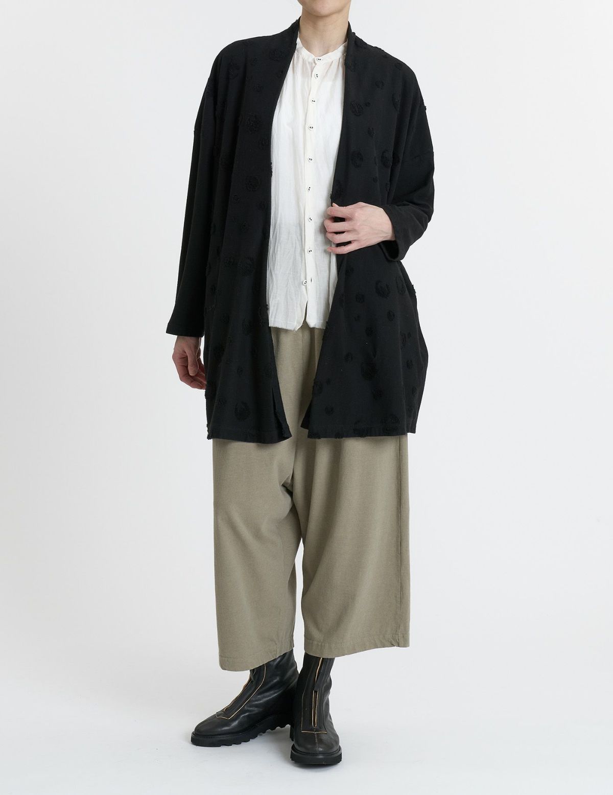 02 オフホワイト