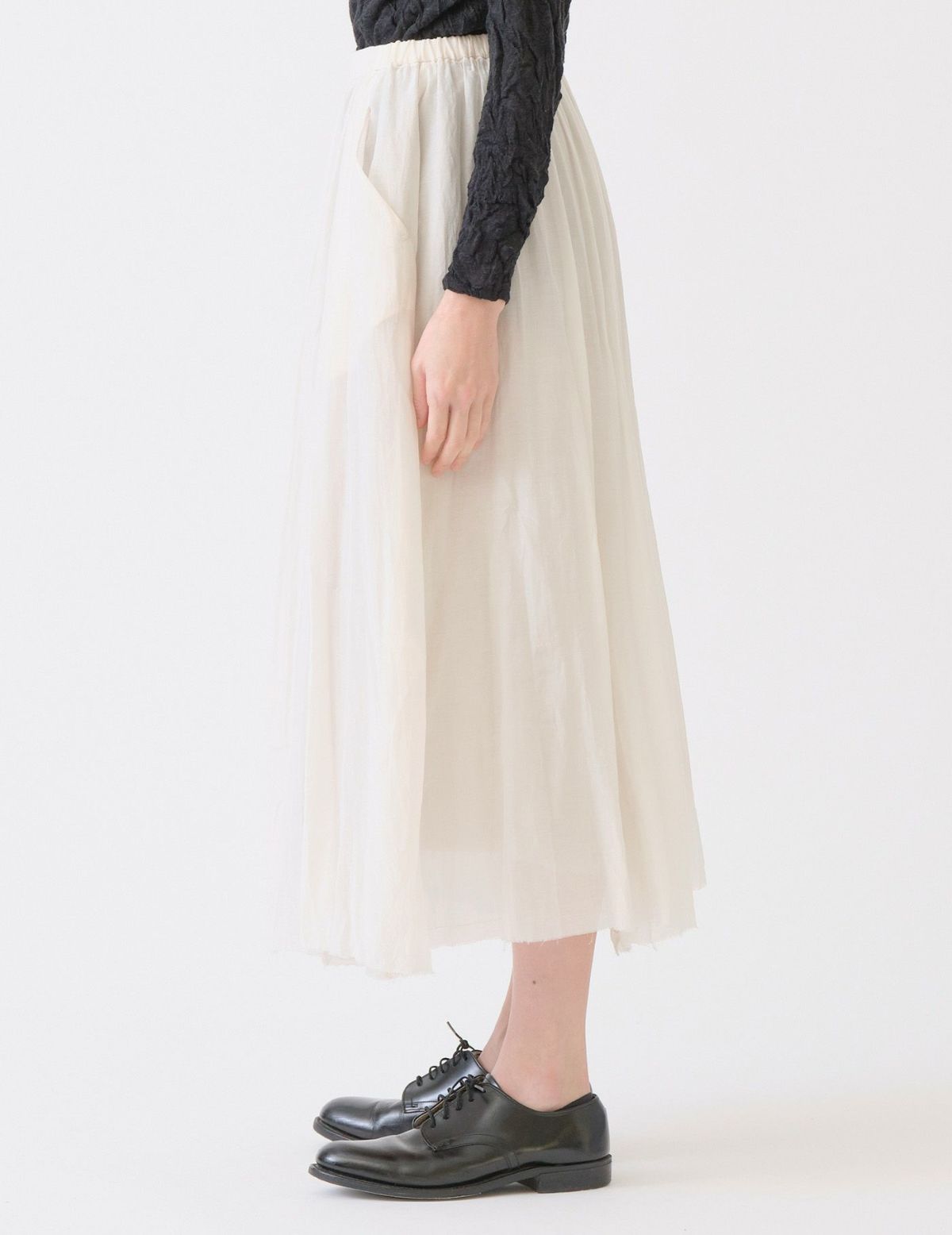 02 オフホワイト