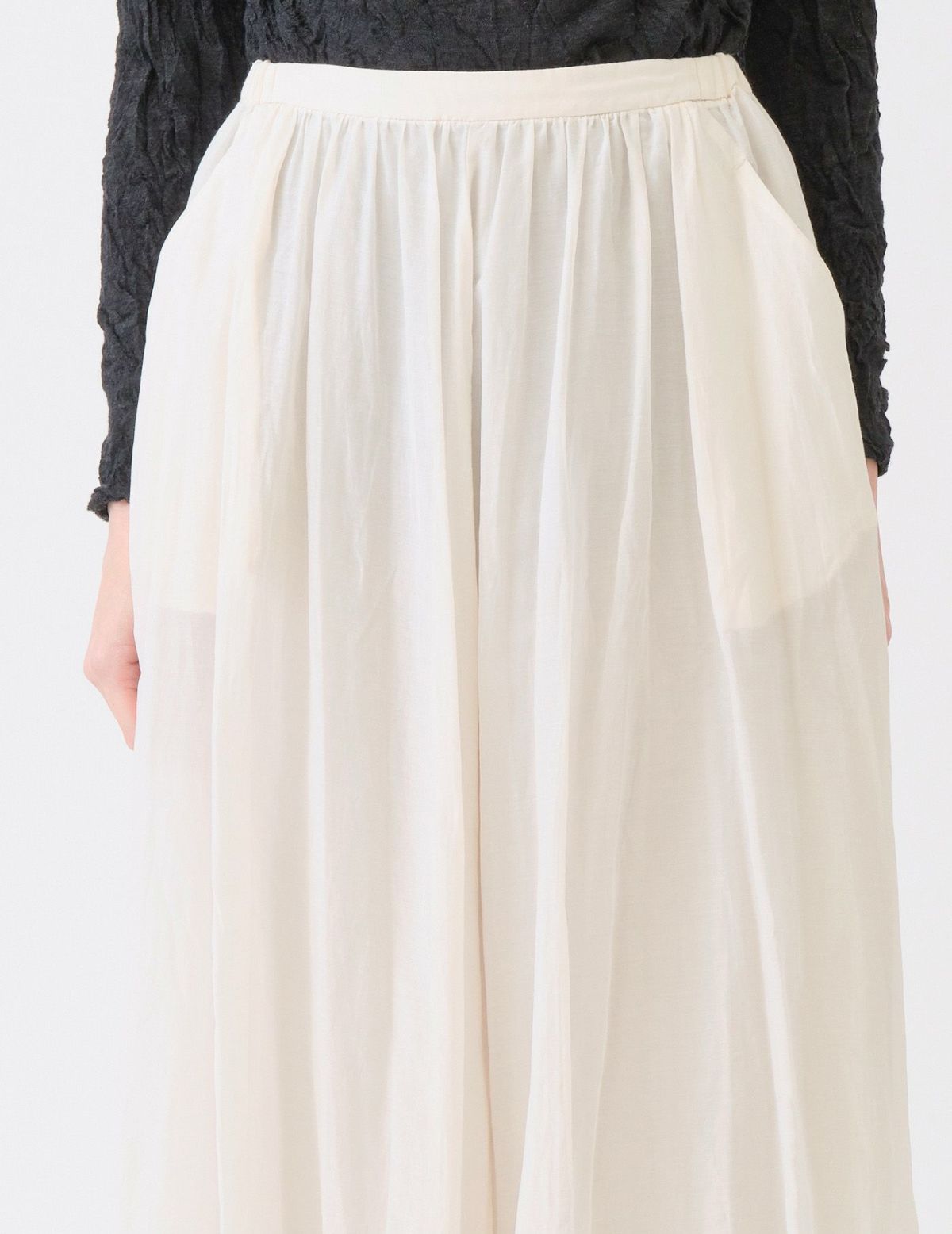 02 オフホワイト