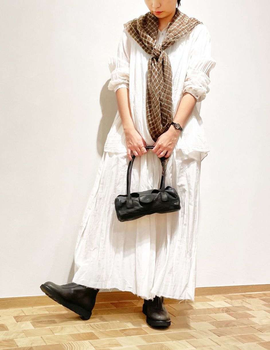 02 オフホワイト/36size：スタッフ148㎝