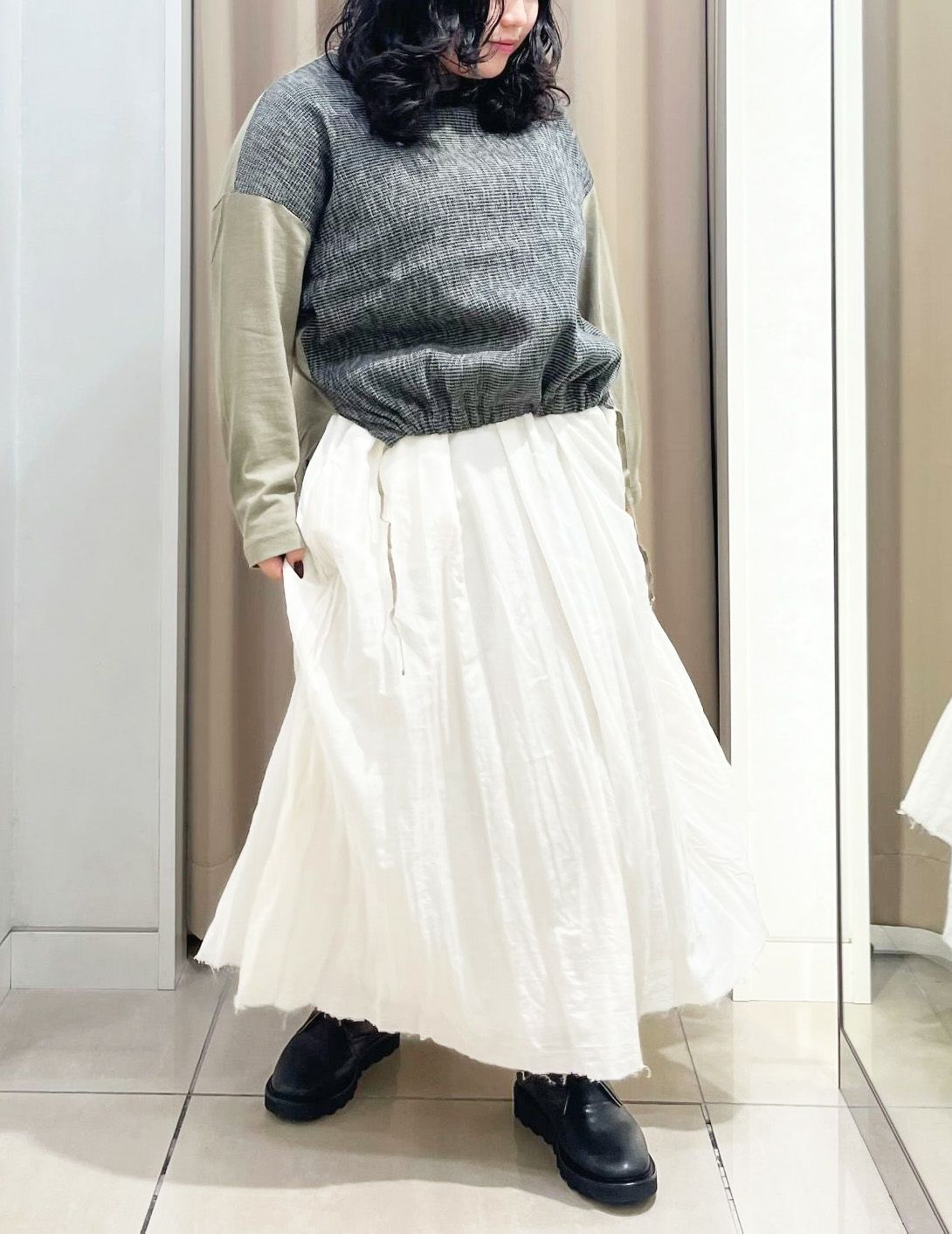 02 オフホワイト/36size：スタッフ147㎝