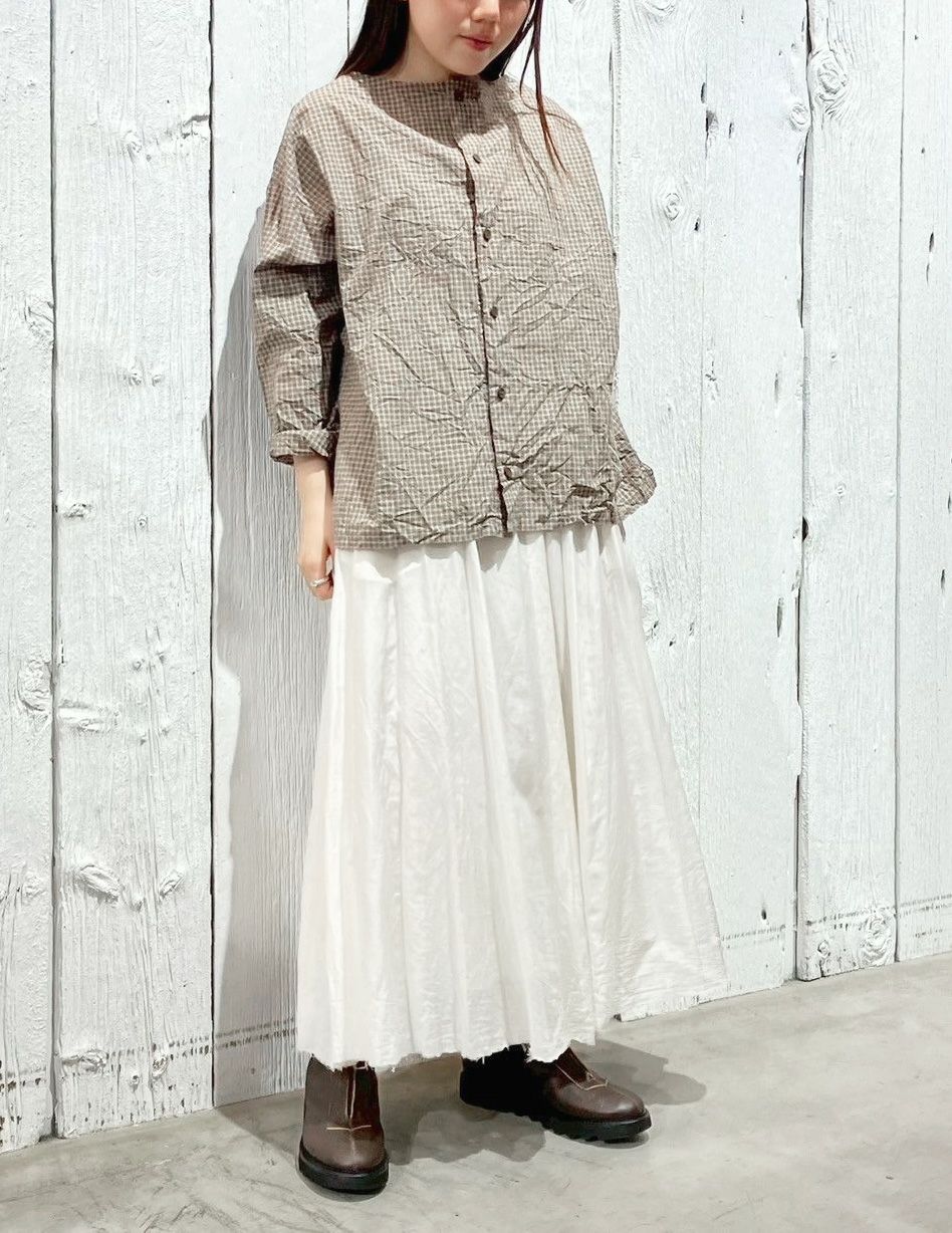 02 オフホワイト/36size：スタッフ153㎝