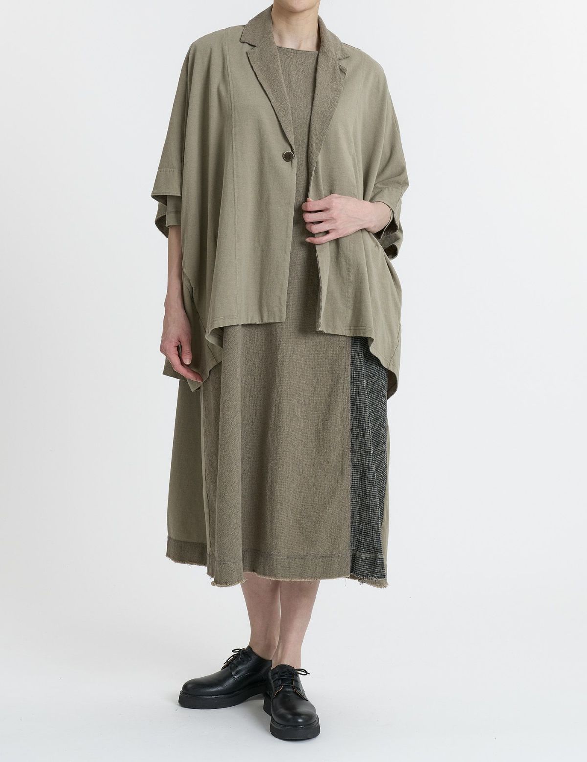 44 カーキ/36size：モデル169㎝