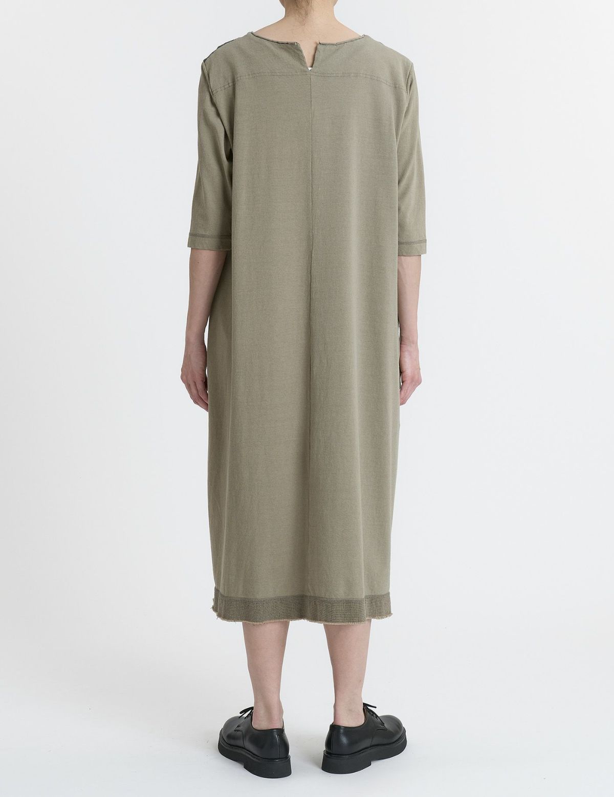 44 カーキ(後衿ぐりスリットは画像より3cm短くなります)