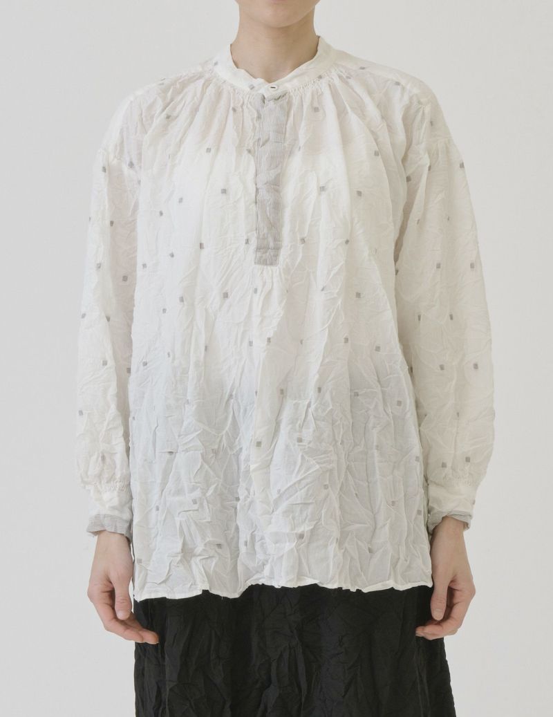 02 オフホワイト/36(M)：モデル 169cm