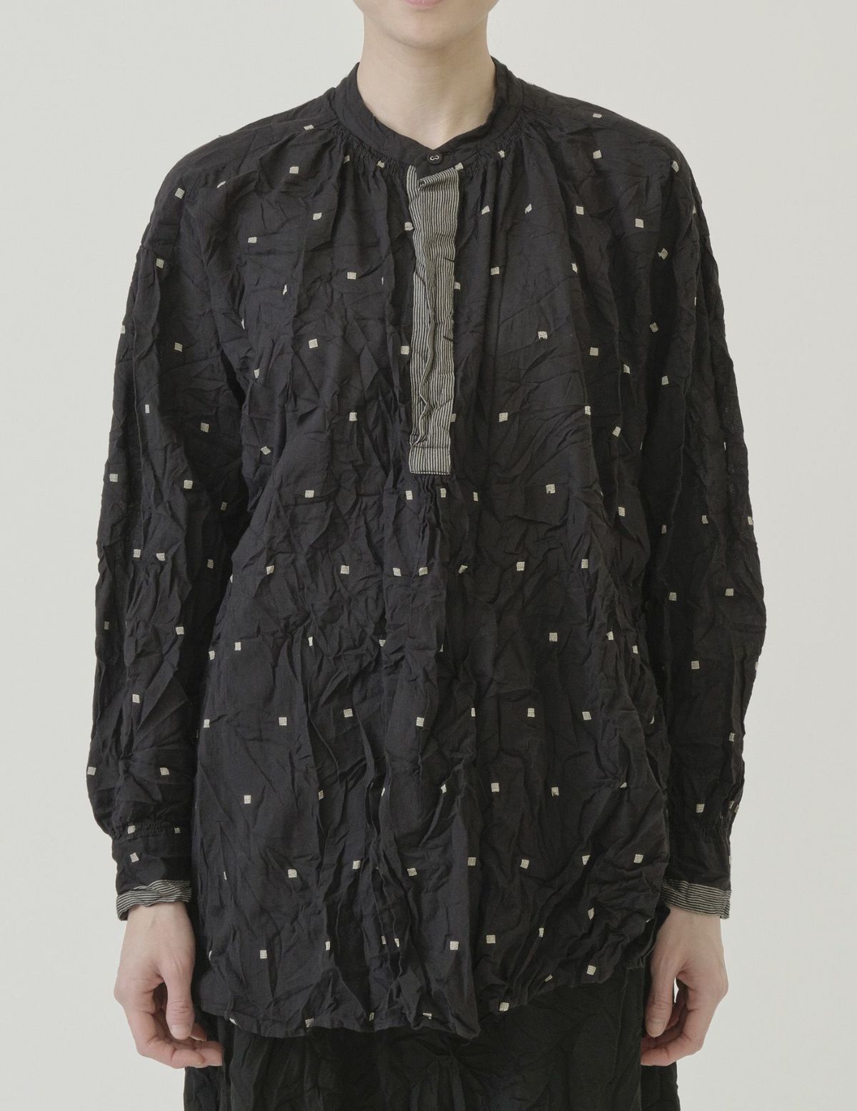 90 ブラック/36(M)：モデル 169cm