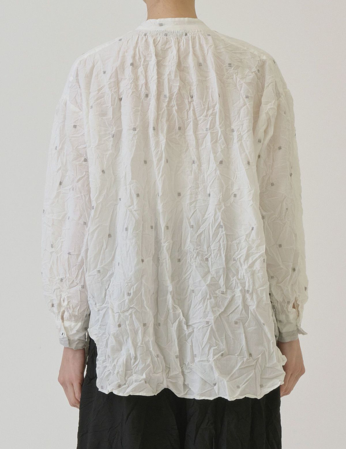 02 オフホワイト