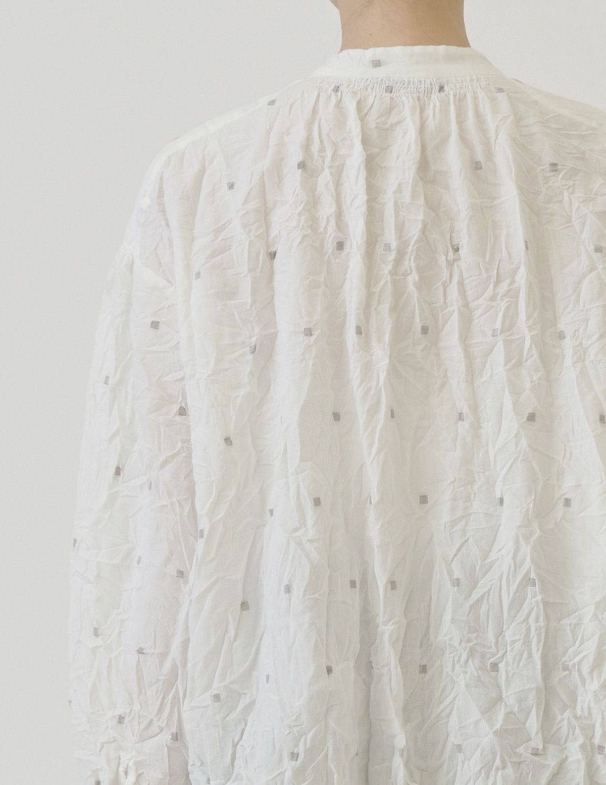 02 オフホワイト