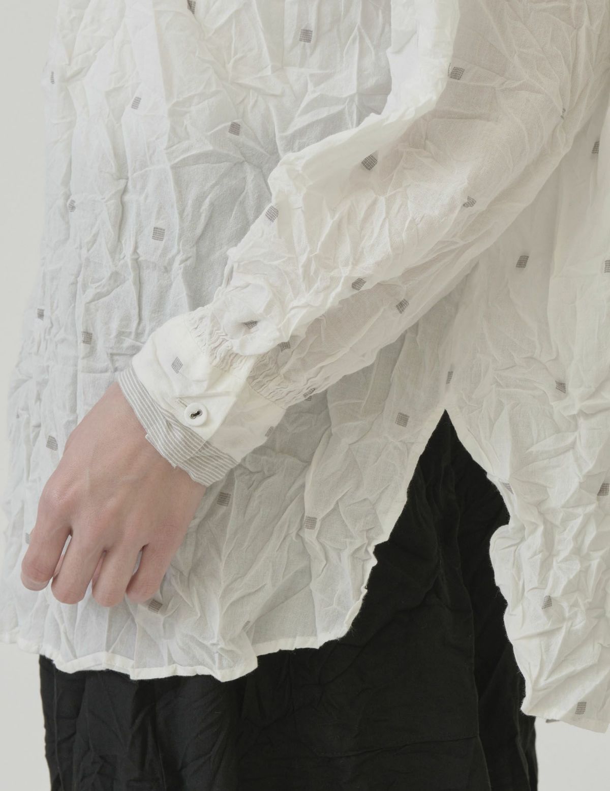 02 オフホワイト