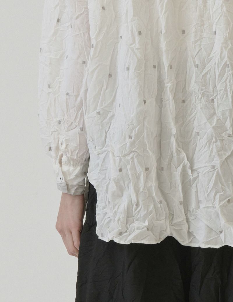 02 オフホワイト