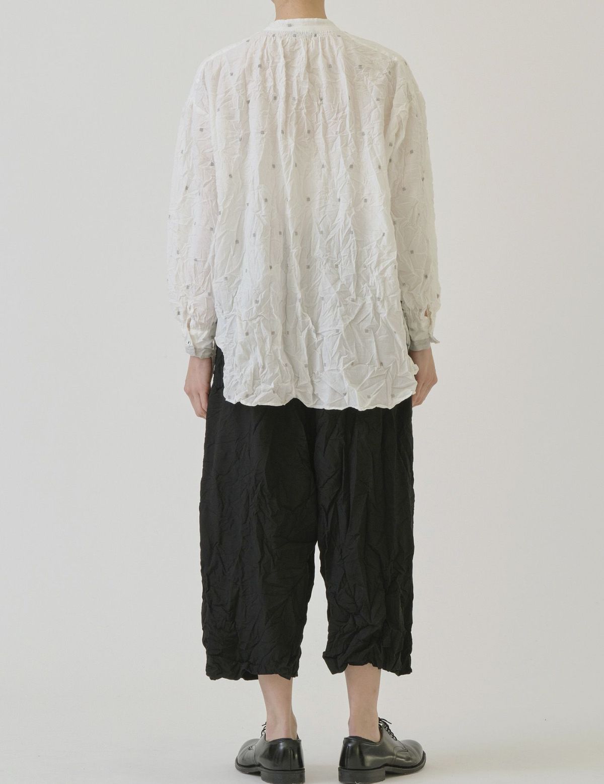 02 オフホワイト