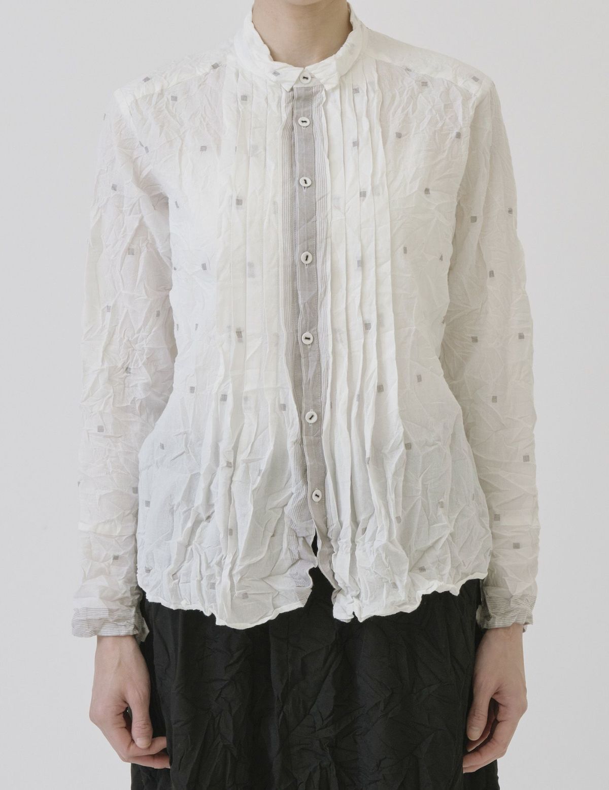 02 オフホワイト/36(M)：モデル 169cm