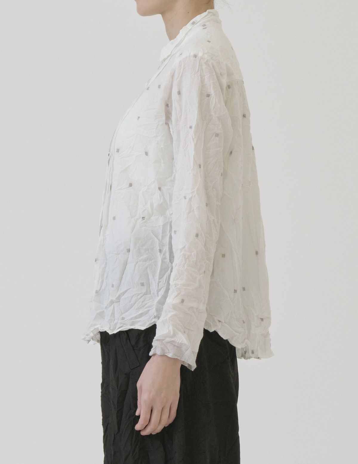 02 オフホワイト