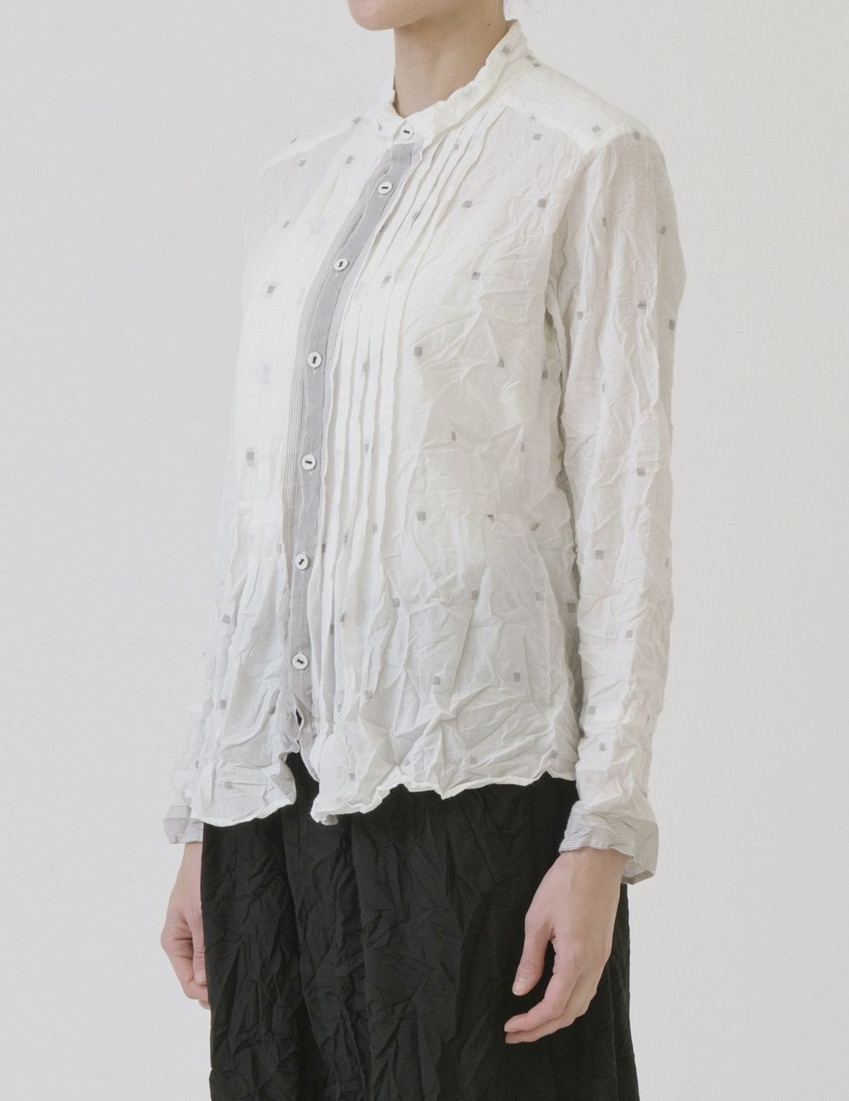 02 オフホワイト