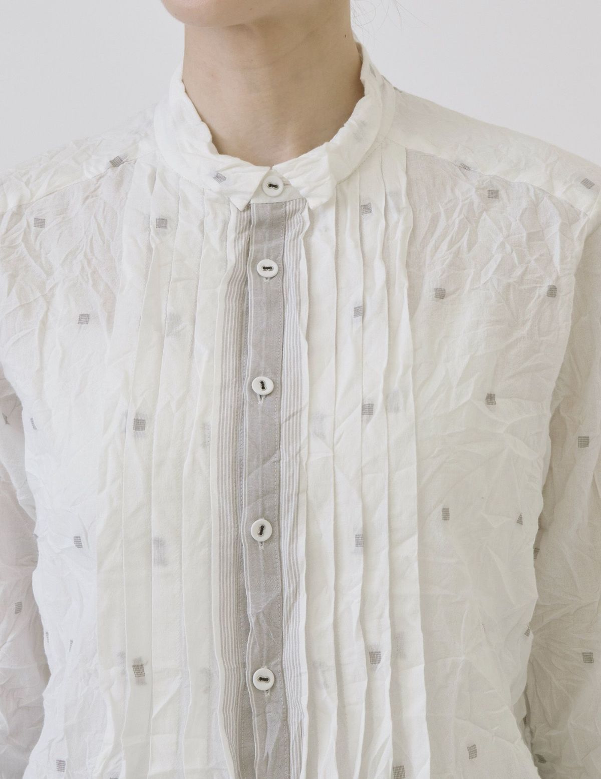 02 オフホワイト