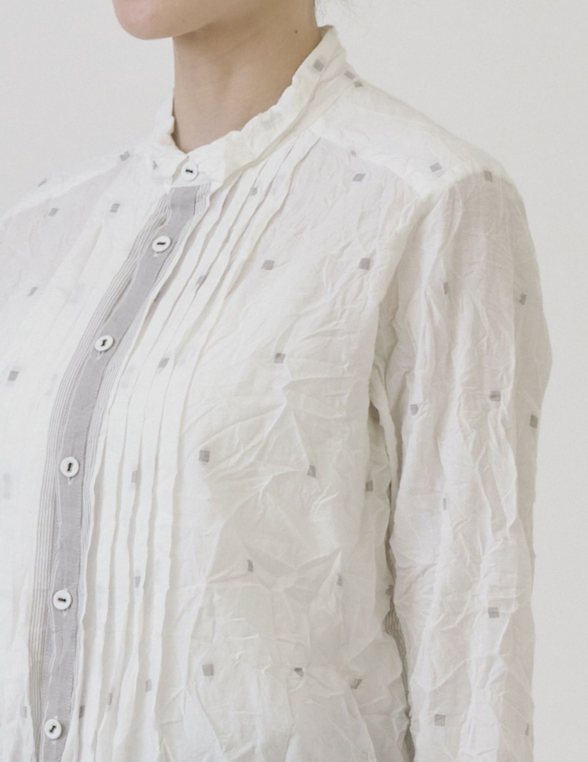 02 オフホワイト