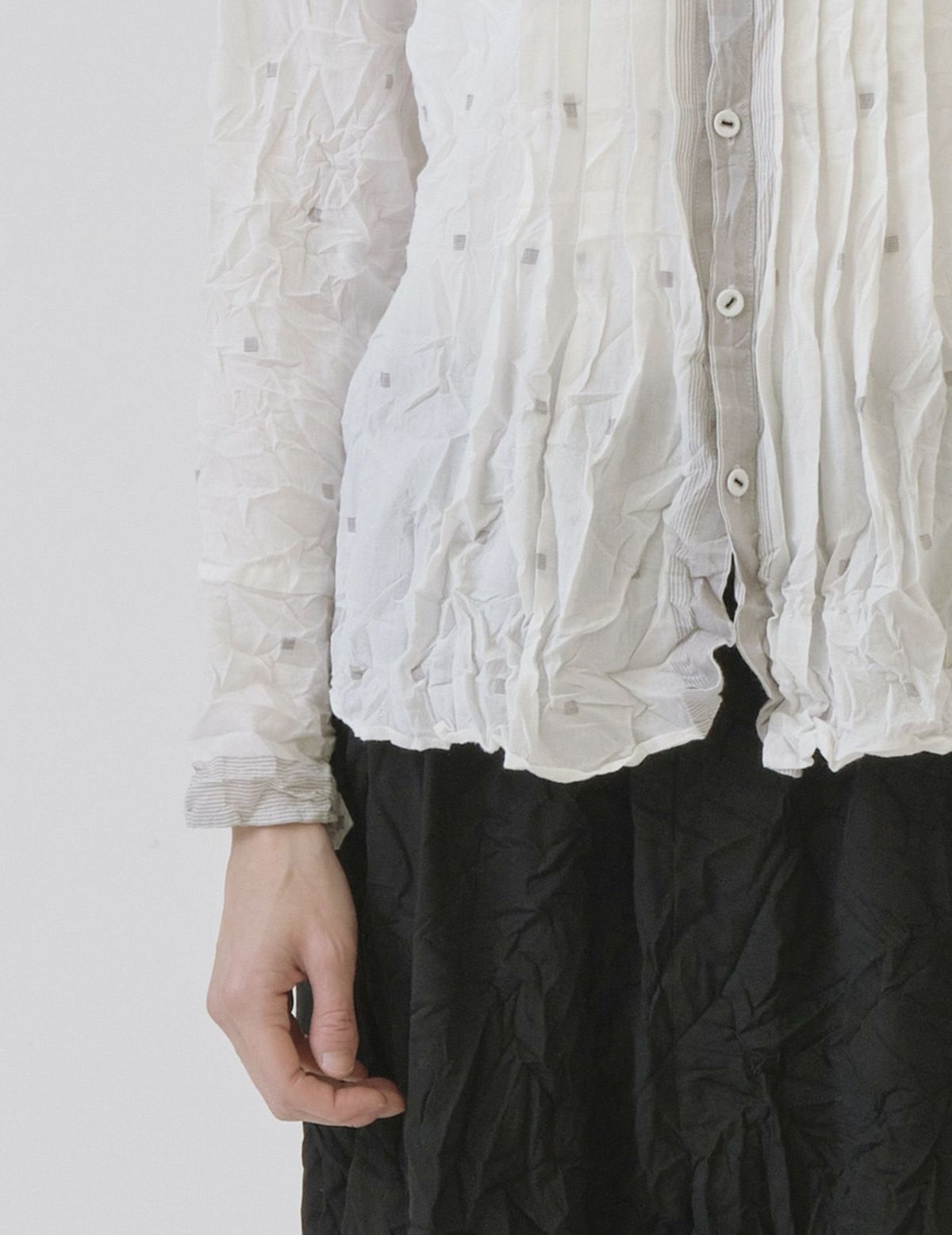 02 オフホワイト