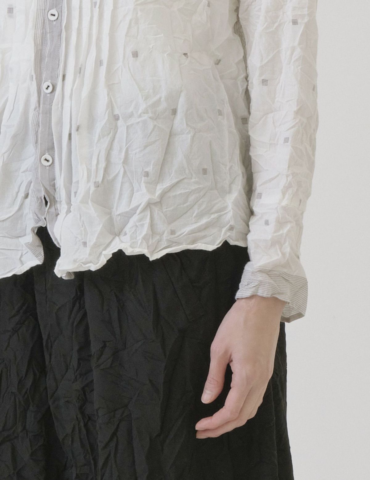 02 オフホワイト