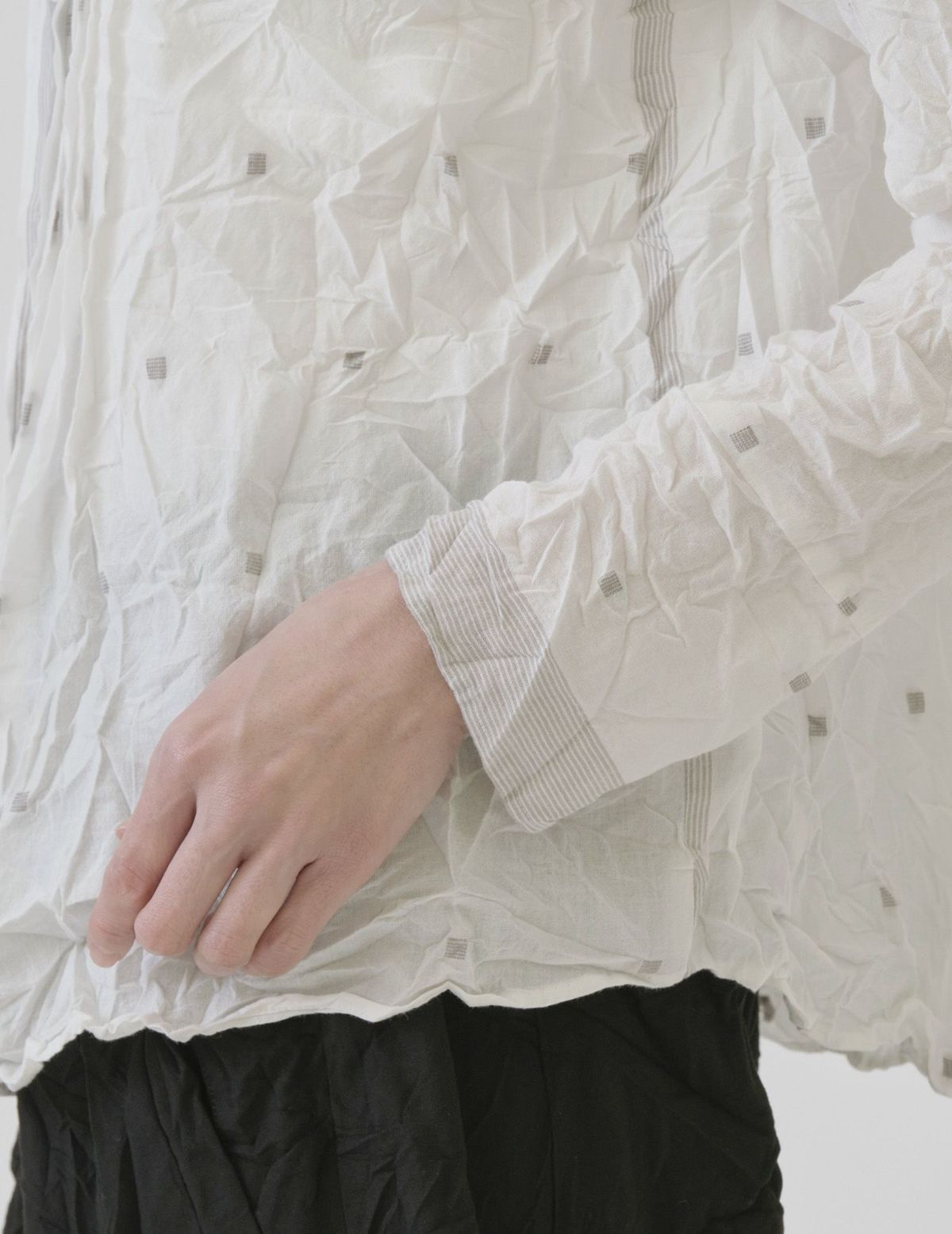 02 オフホワイト