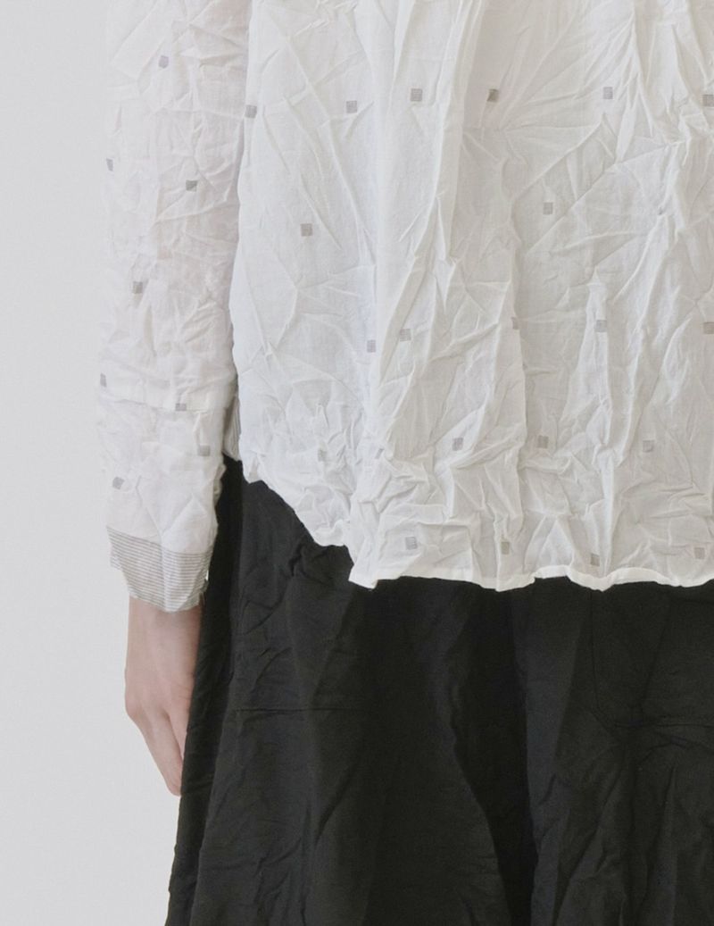 02 オフホワイト