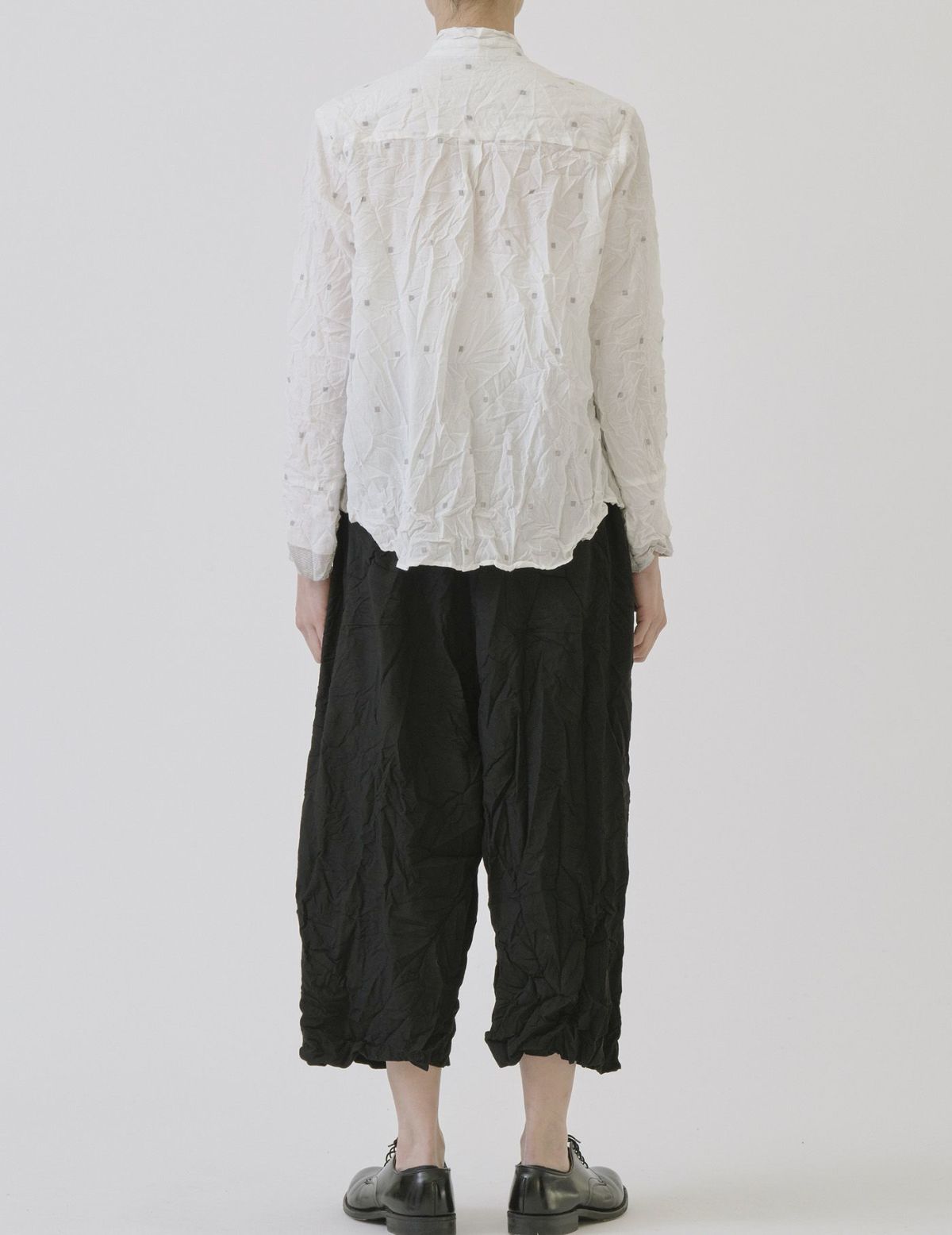 02 オフホワイト