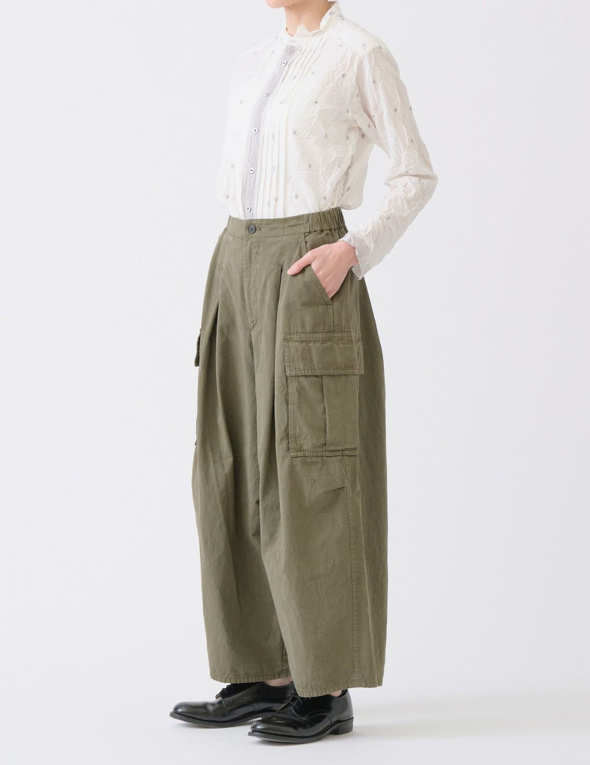 02 オフホワイト