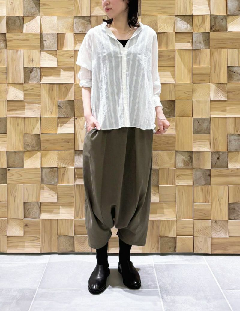 01 ホワイト/36size：スタッフ159㎝