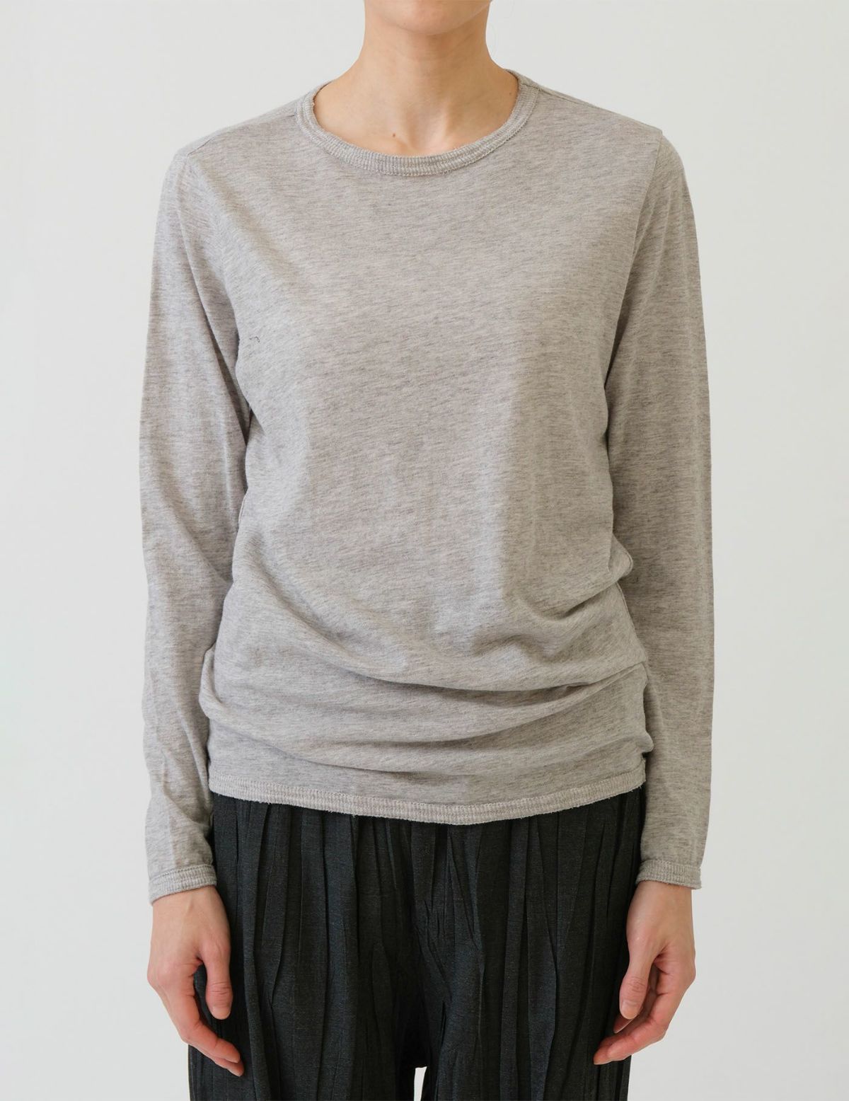 52 トップグレー/36(M)：モデル 169cm